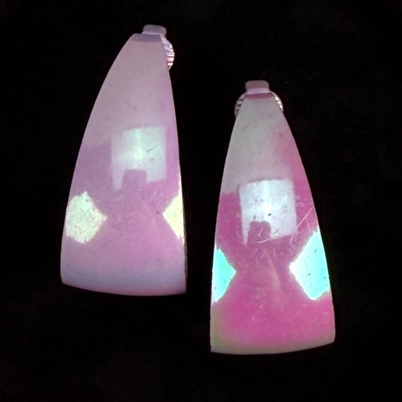 Jewelry - Vintage lightweight, pinkish, purple clip on earrings